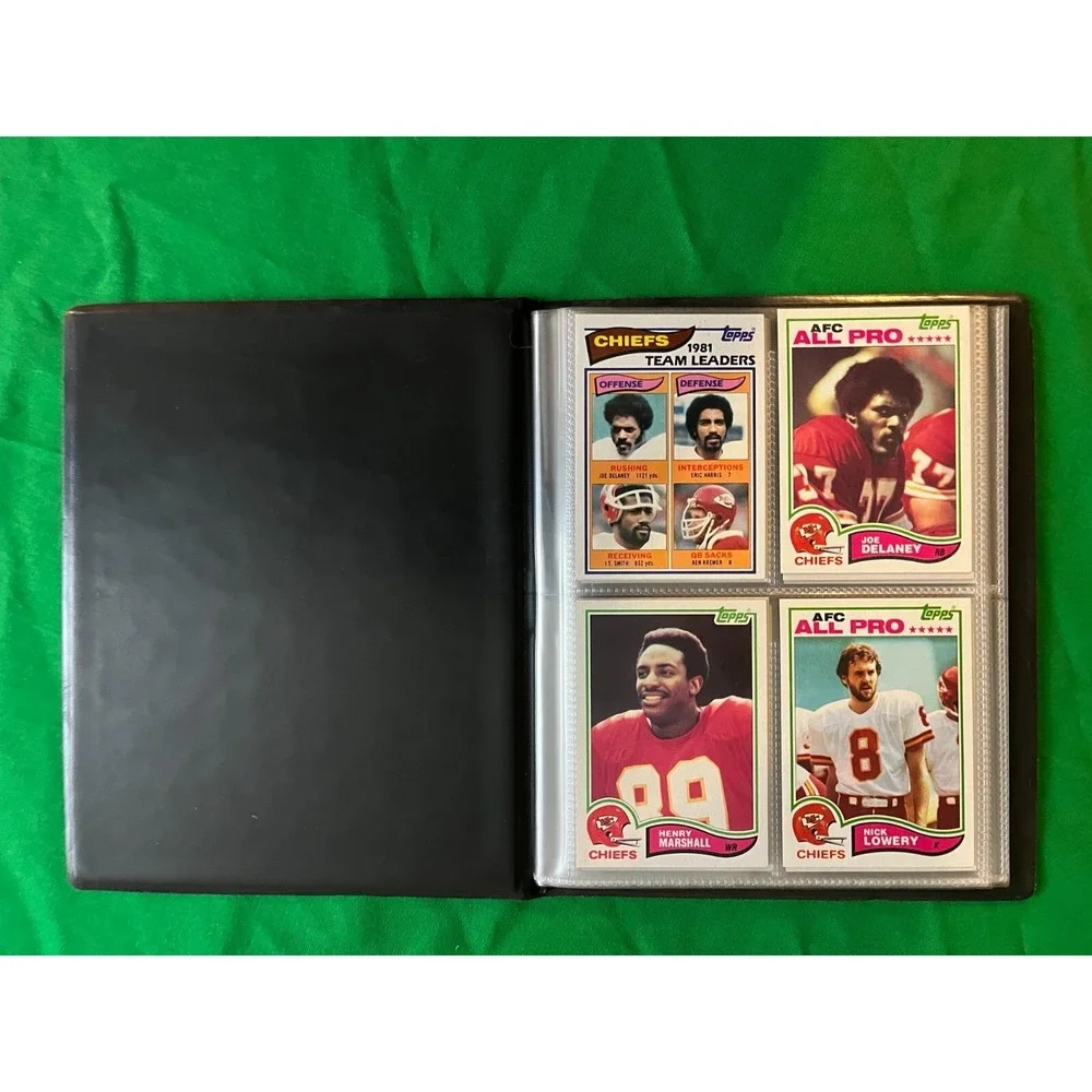 Kansas City Chiefs 1982 Topps‎ Team Set with 40 card collector album.